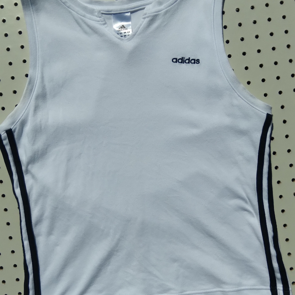 Adidas sleeveless shirt size L